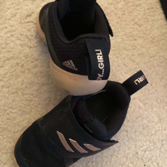 Black and gold size 6 toddler adidas - Picture 2 of 2